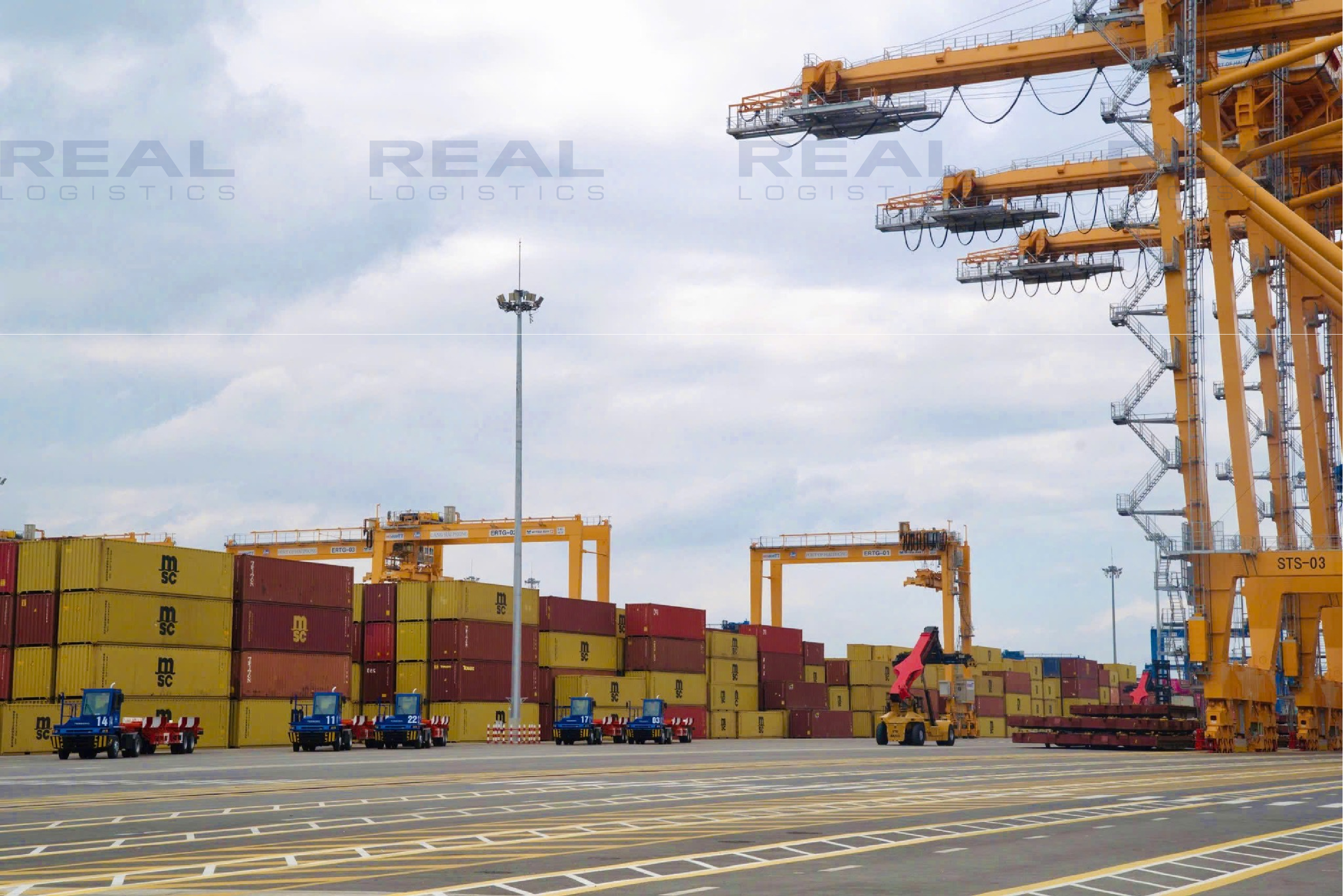 khanh-thanh-ben-cang-container-quoc-te-so-3-va-4-lach-huyen (3).webp